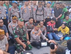 Ratusan Driver Ojol Sampaikan Aspirasi, Gelar Aksi Solidaritas di Polda Sultra