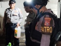 Puluhan Liter Miras Tradisional Tanpa Izin Diamankan Polisi di Kendari